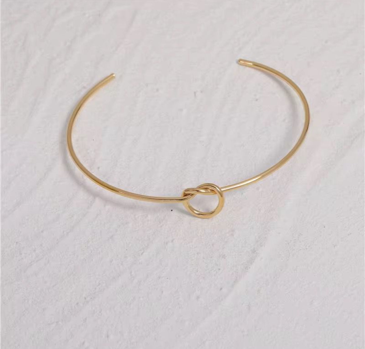Brazalete dorado / Golden bracelet