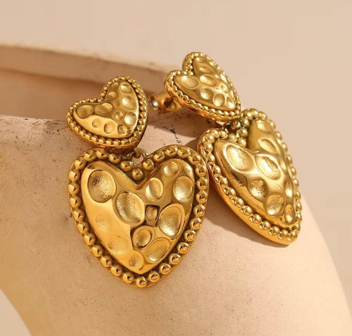ID:0014_A | Aretes de corazones largas