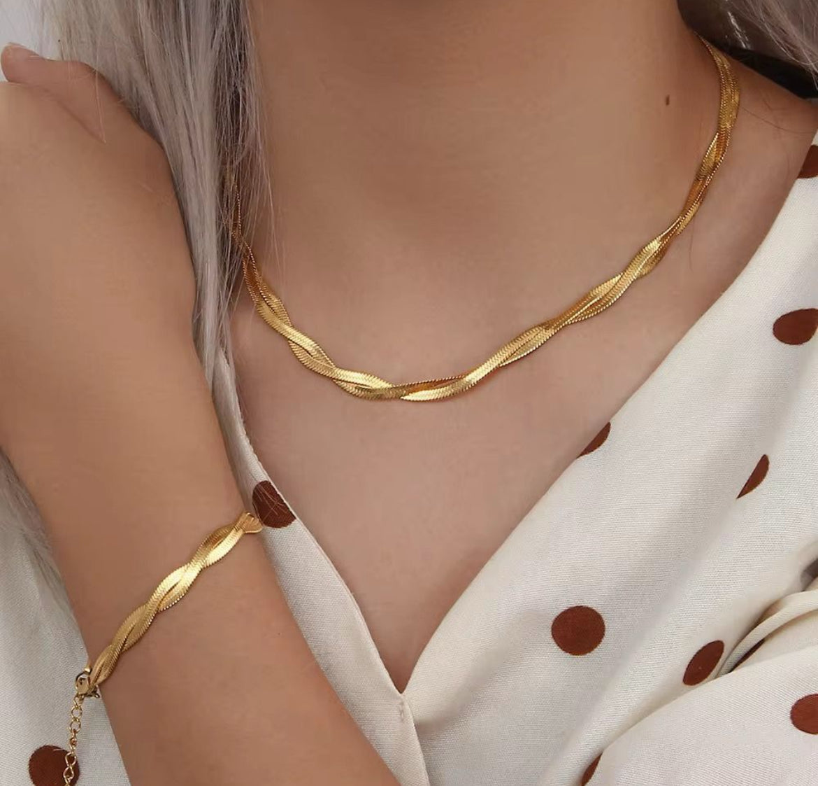 ID:0023_S | Set de pulsera y collar trenzada dorada