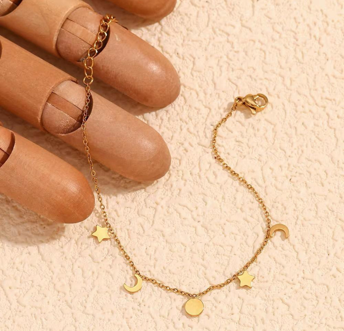 ID:0014_B | Brazalete de lunas y estrellas