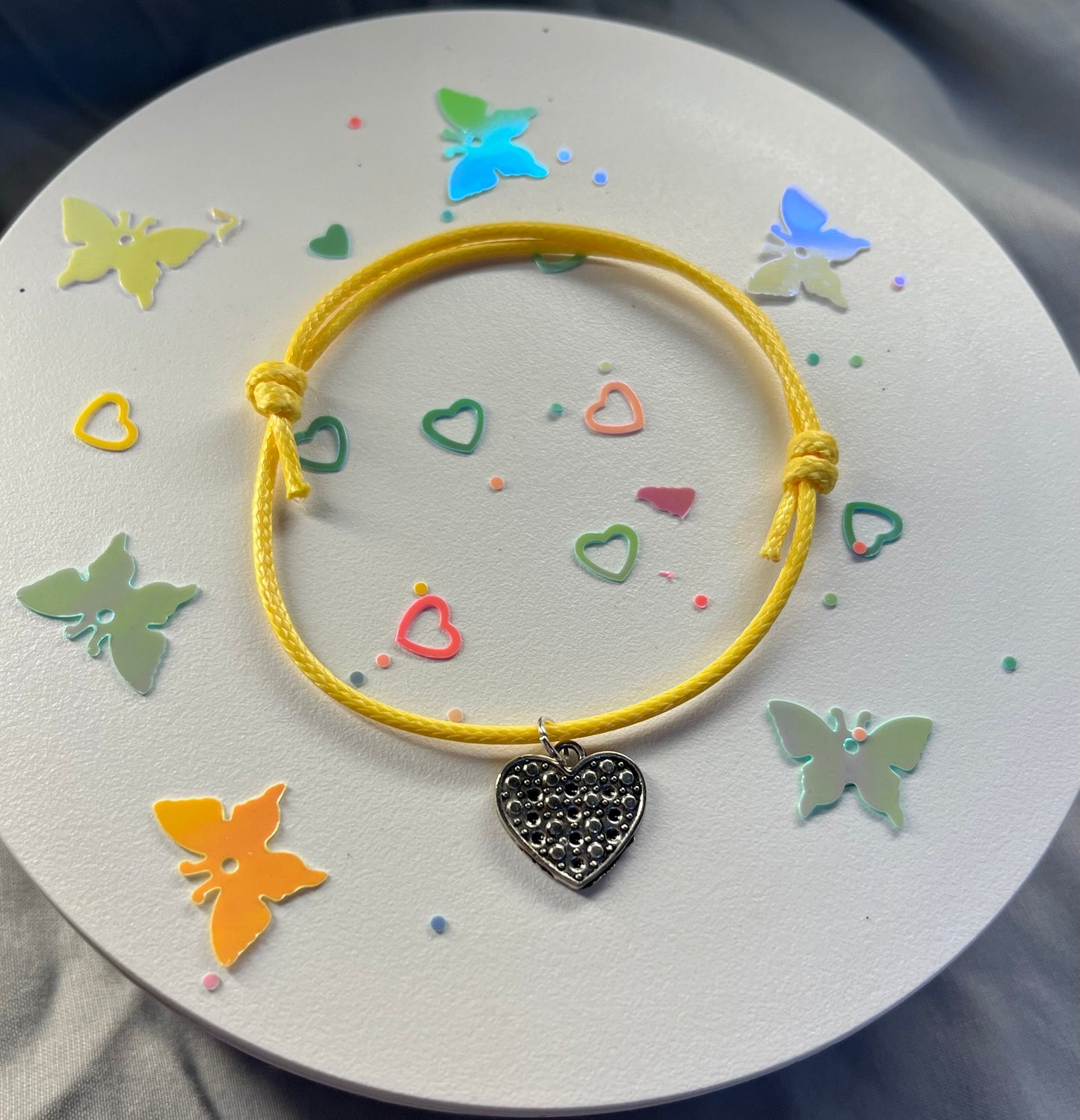 ID:0006_B | Brazalete de hilo