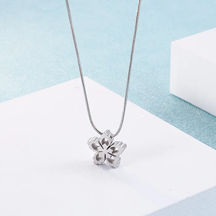 ID:0122 | SET Flor plateada(Aretes + Colgante)
