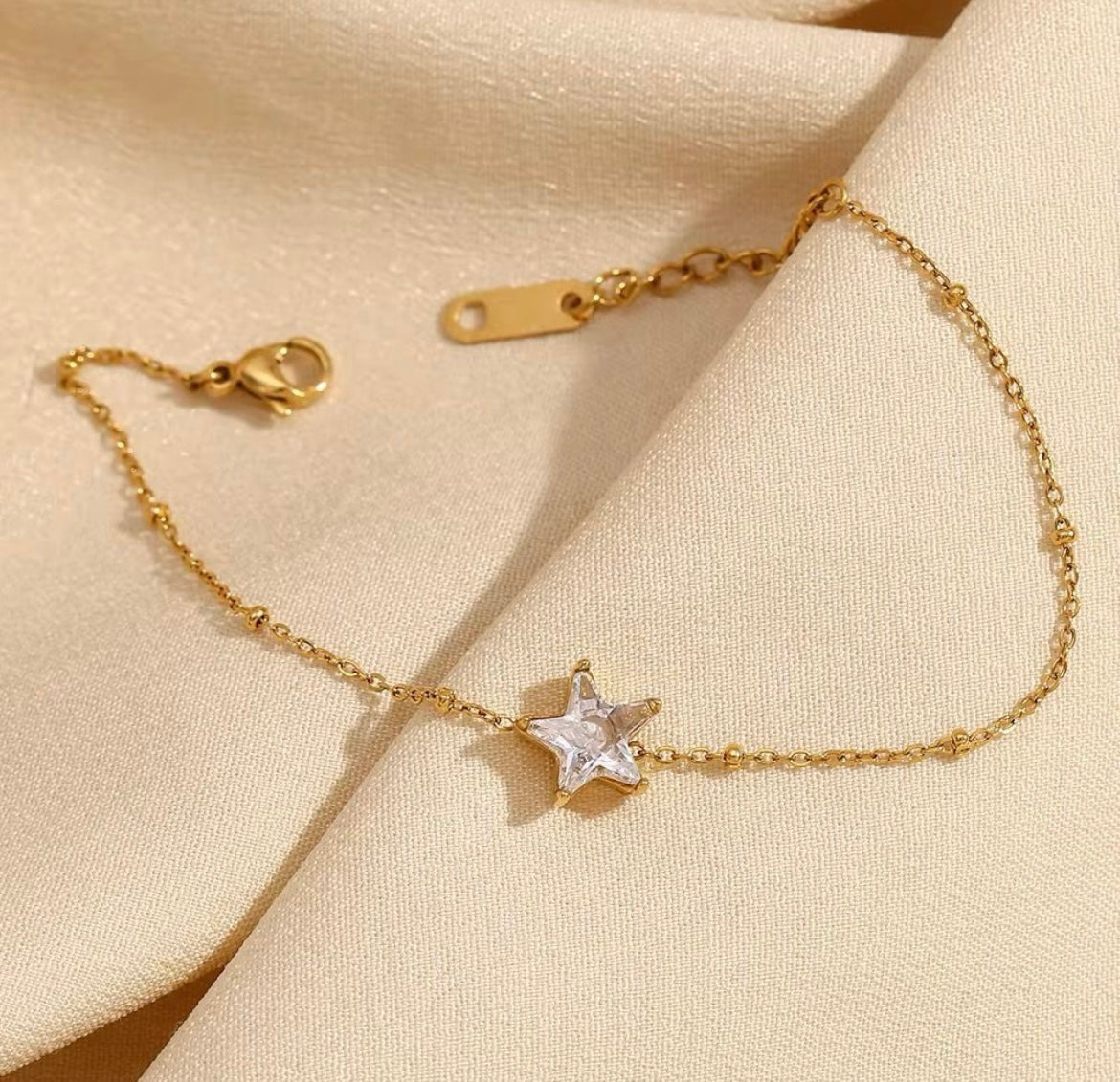 ID:0013_B | Brazalete de estrella delicada