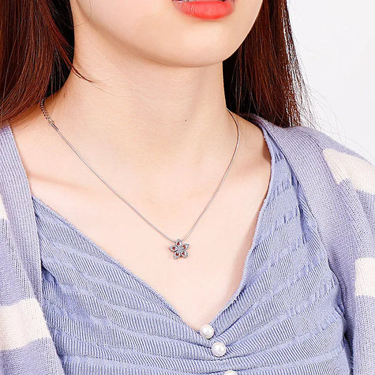 ID:0122  | SET Flor plateada(Aretes + Colgante)