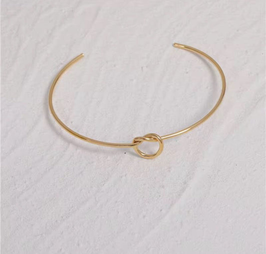 Brazalete dorado /  Golden bracelet