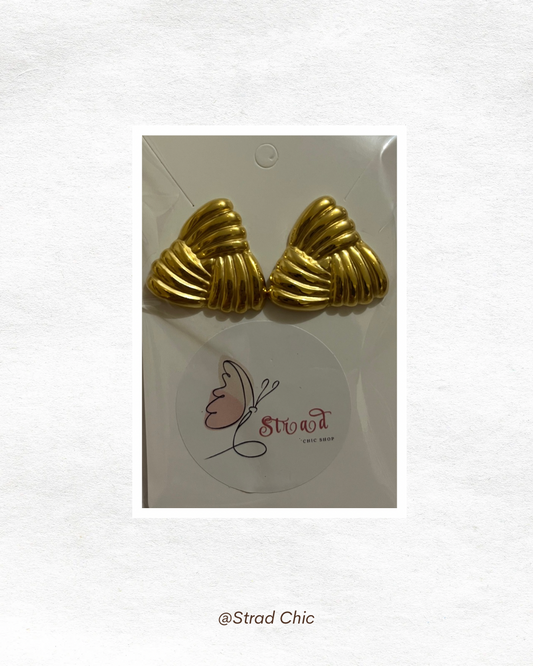 Aretes dorados triangular