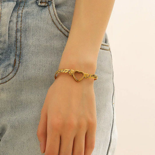 ID:0022_B | Brazalete de  Cadena dorada de corazón